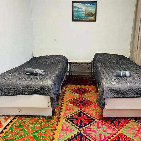 Guesthouse Greathome Каракол Екстериор снимка